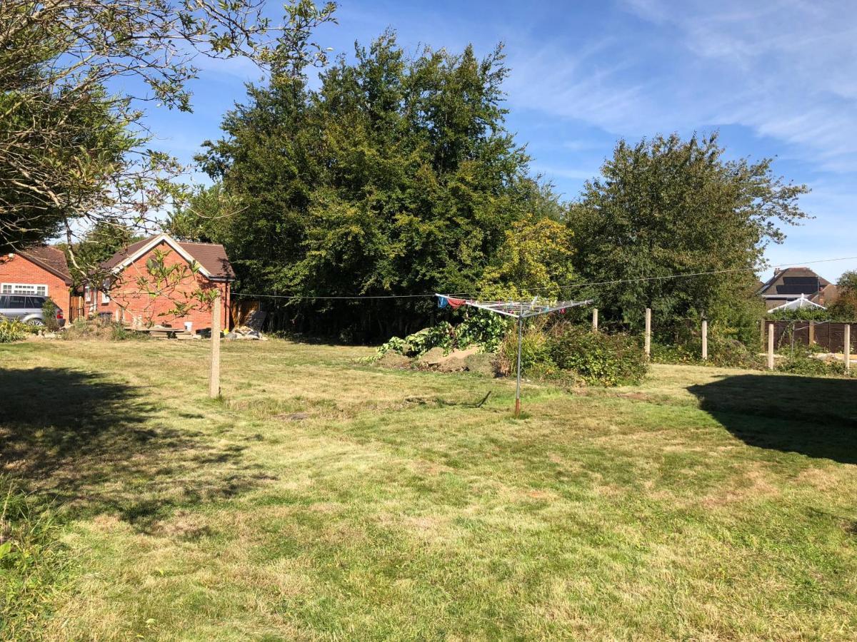 Amazing Quiet Garden House Near London Luton Airport Διαμέρισμα Εξωτερικό φωτογραφία