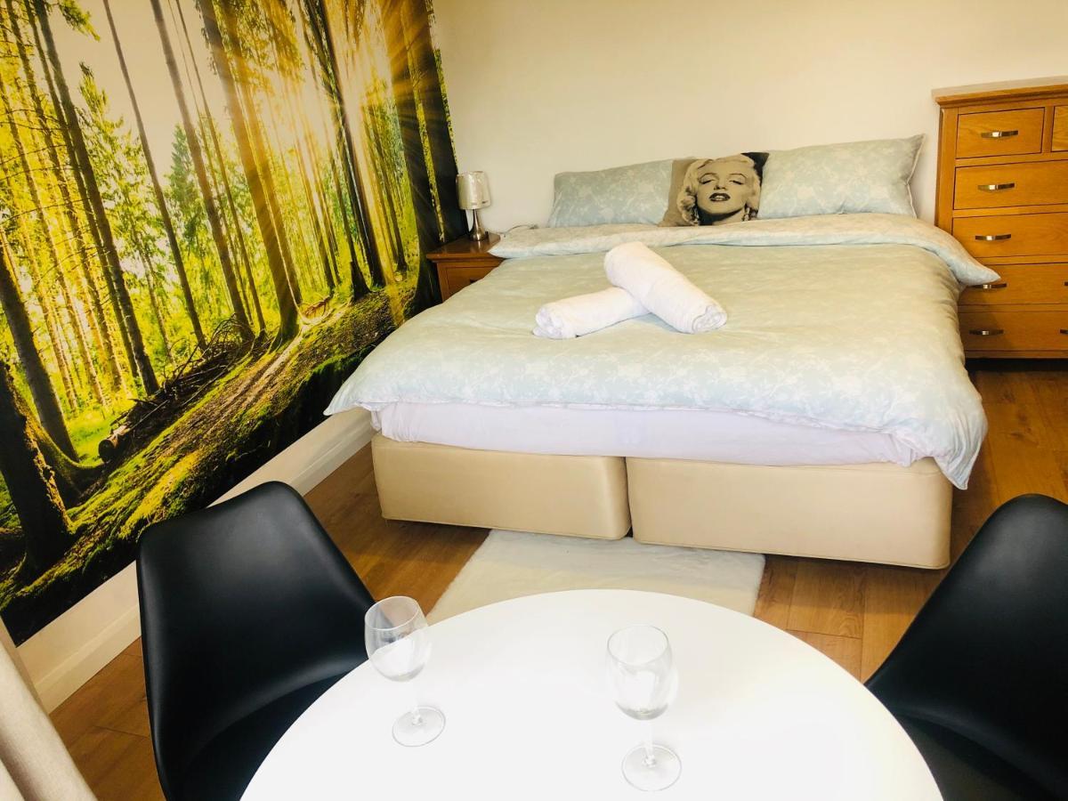Amazing Quiet Garden House Near London Luton Airport Διαμέρισμα Εξωτερικό φωτογραφία