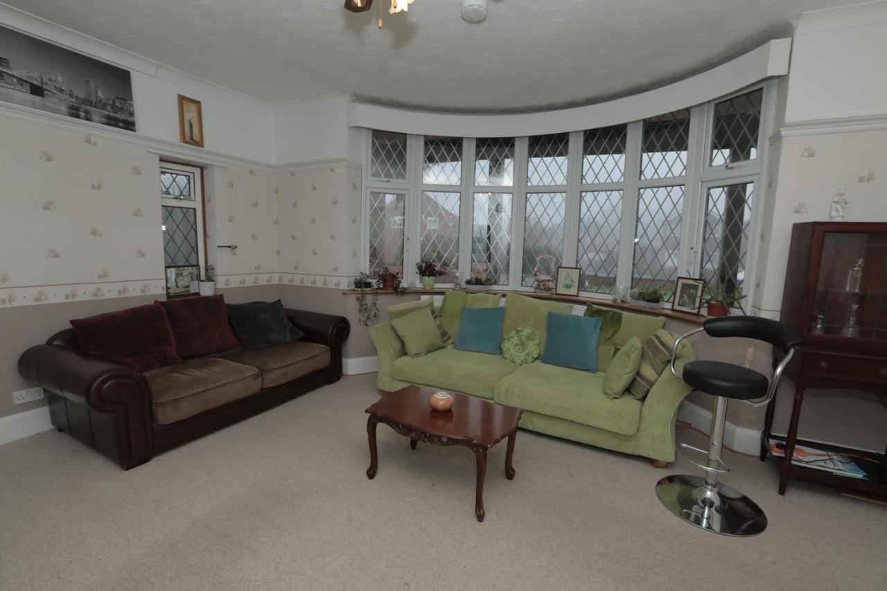 Amazing Quiet Garden House Near London Luton Airport Διαμέρισμα Εξωτερικό φωτογραφία