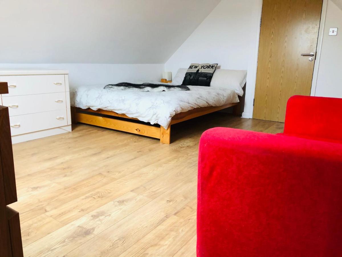 Amazing Quiet Garden House Near London Luton Airport Διαμέρισμα Εξωτερικό φωτογραφία