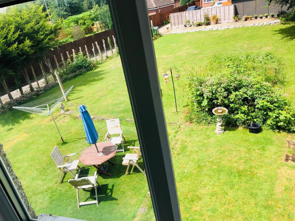 Amazing Quiet Garden House Near London Luton Airport Διαμέρισμα Εξωτερικό φωτογραφία