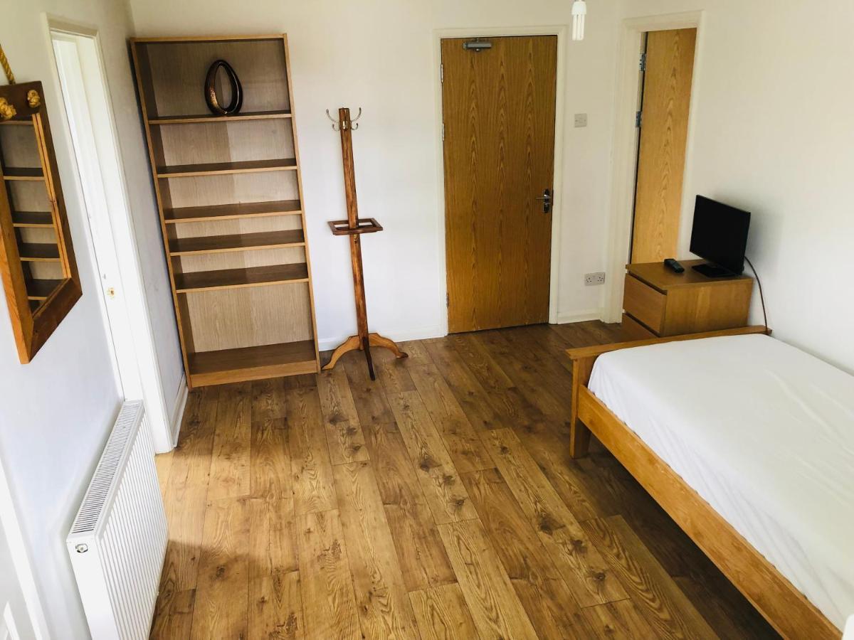 Amazing Quiet Garden House Near London Luton Airport Διαμέρισμα Εξωτερικό φωτογραφία