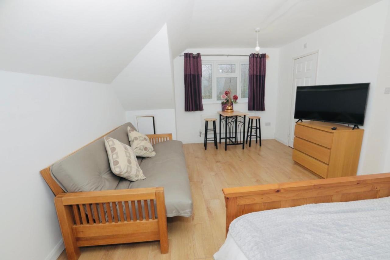 Amazing Quiet Garden House Near London Luton Airport Διαμέρισμα Εξωτερικό φωτογραφία