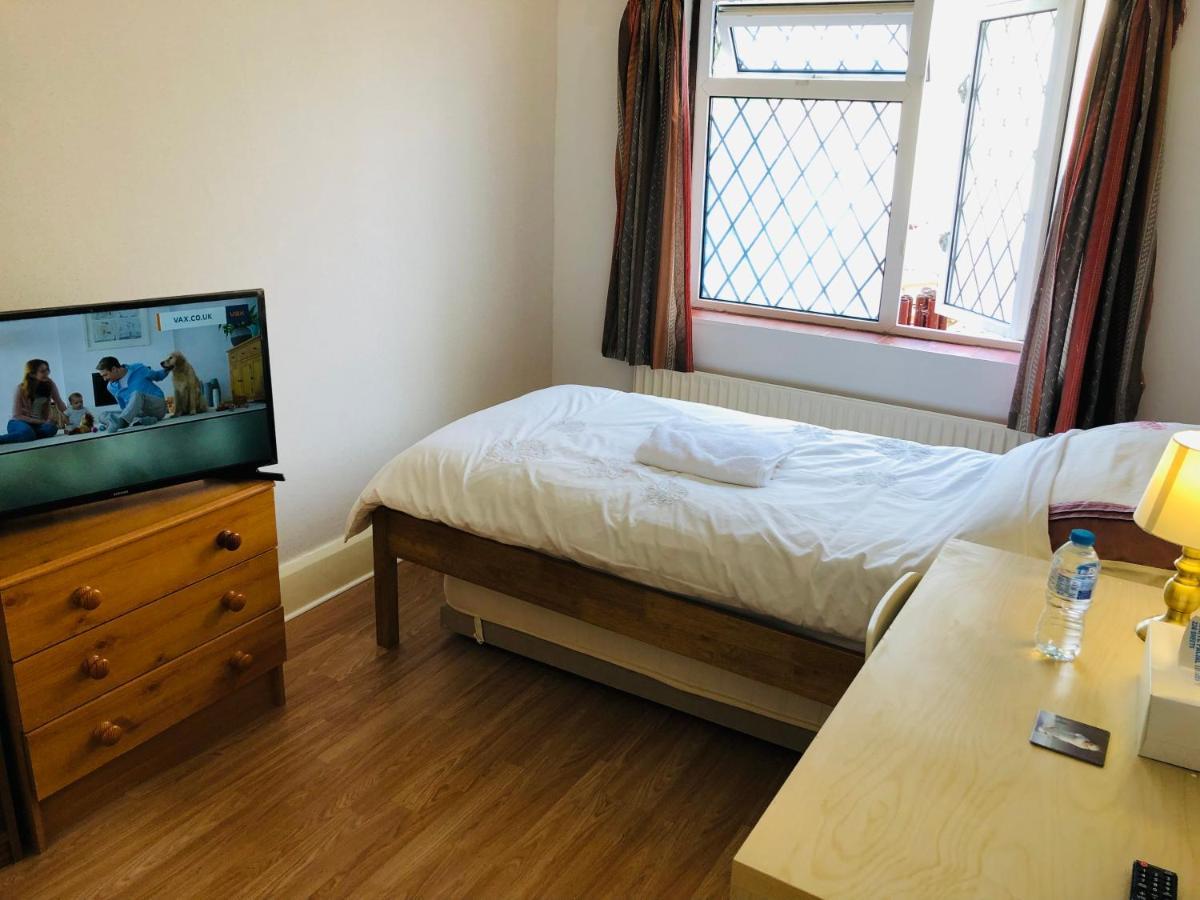 Amazing Quiet Garden House Near London Luton Airport Διαμέρισμα Εξωτερικό φωτογραφία