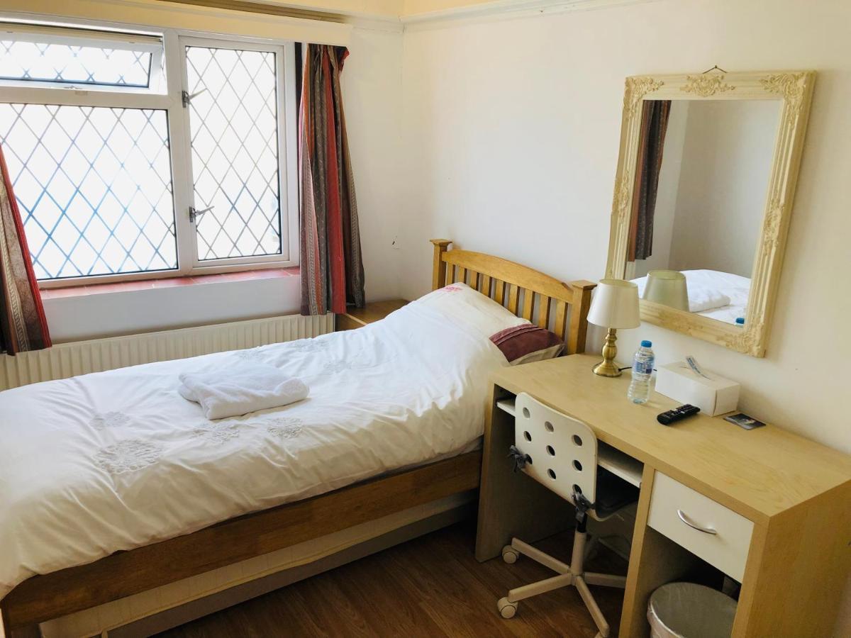 Amazing Quiet Garden House Near London Luton Airport Διαμέρισμα Εξωτερικό φωτογραφία